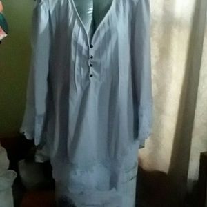 An beautiful airy summer blouse!! NWOT!